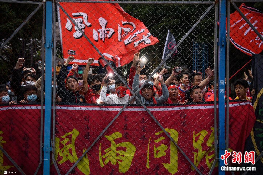 影片在韩国上映首日即冲上票房榜首，同时在韩国最大的门户网站Naver上获得了9.04分的观众评分，口碑极佳；此外，影片在国内也流出不少媒体及大号盛赞，;将为IMAX观影带来前所未有、目瞪口呆的银幕体验、 ;视觉奇观有新玩法、;在叙事结构、视觉呈现上再攀高峰等评价对于《信条》的大银幕体验给出了高度认可，令人对影片愈发期待